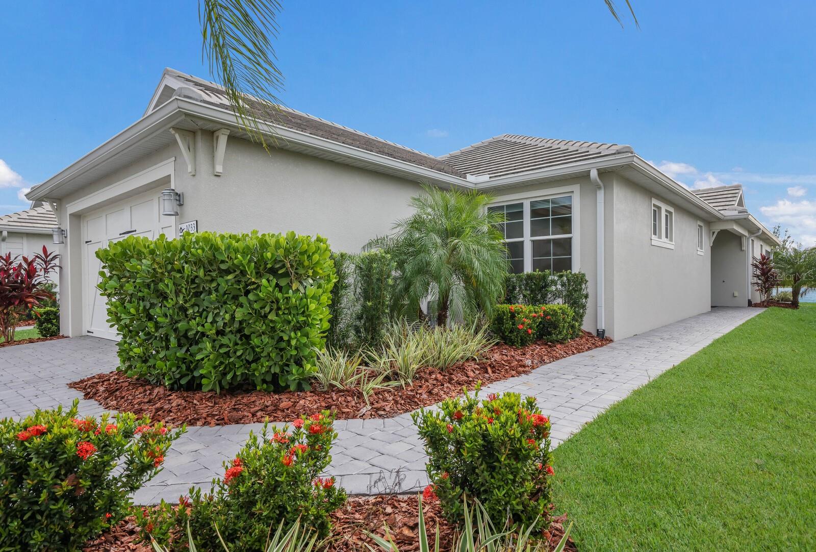 LAKEHOUSE COVE AT WATERSIDE - Residential