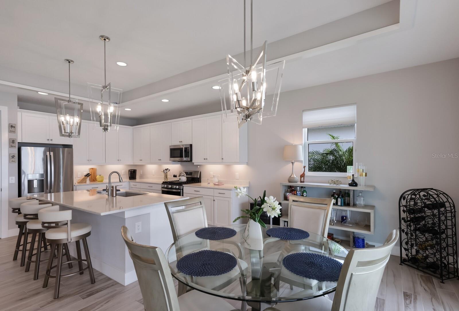 LAKEHOUSE COVE AT WATERSIDE - Residential