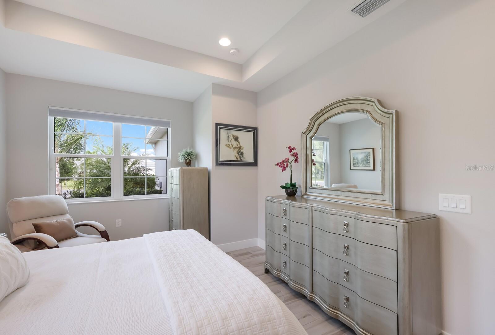 LAKEHOUSE COVE AT WATERSIDE - Residential