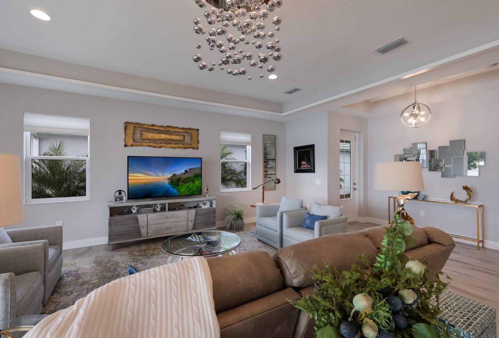 LAKEHOUSE COVE AT WATERSIDE - Residential