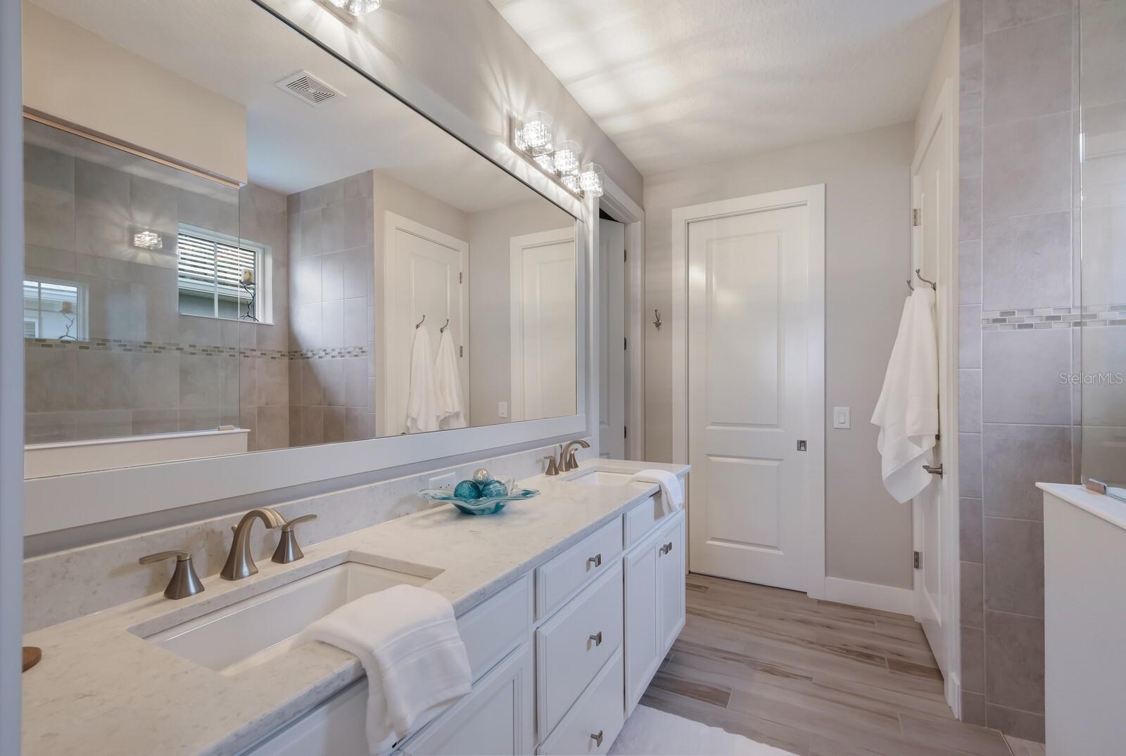 LAKEHOUSE COVE AT WATERSIDE - Residential