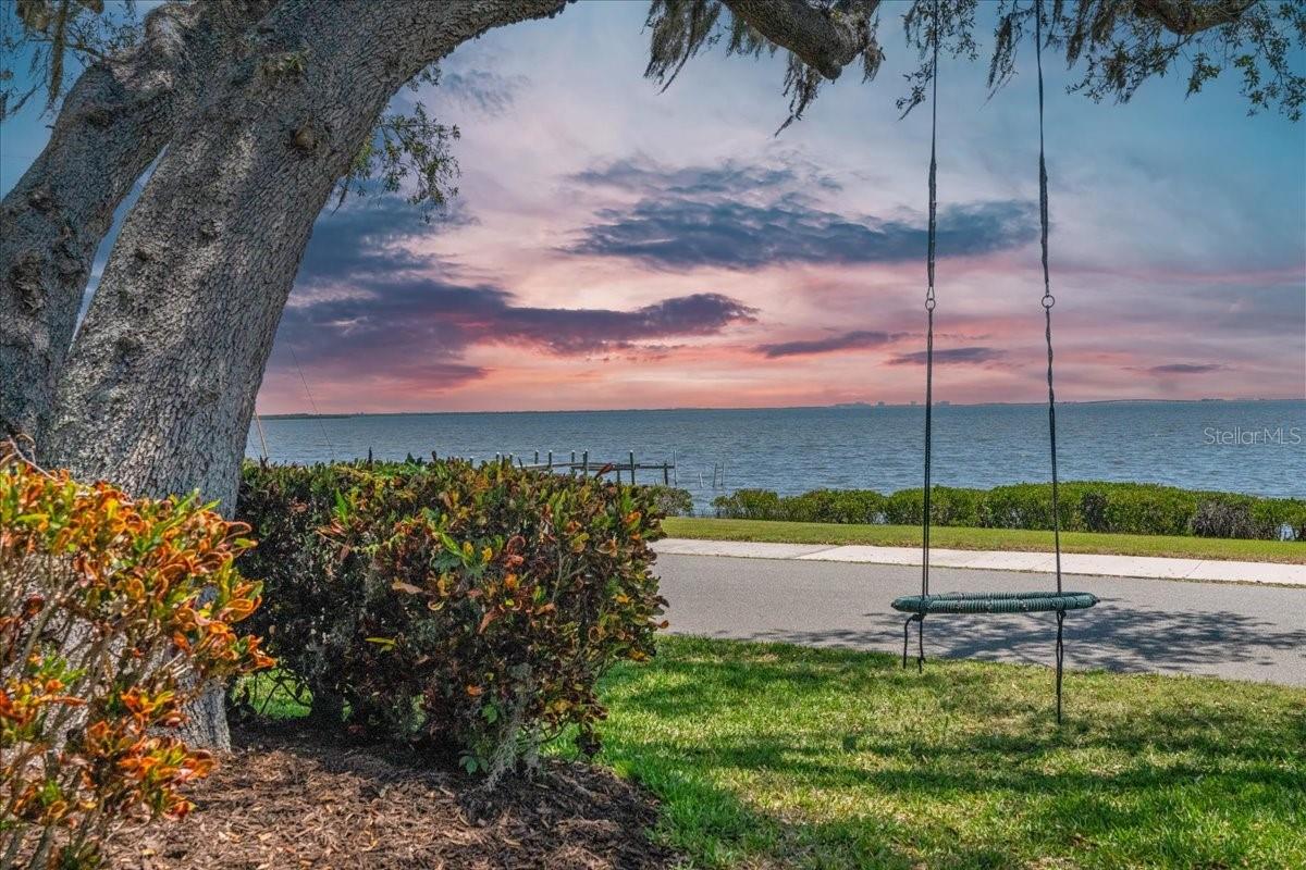827 N BAYSHORE DRIVE