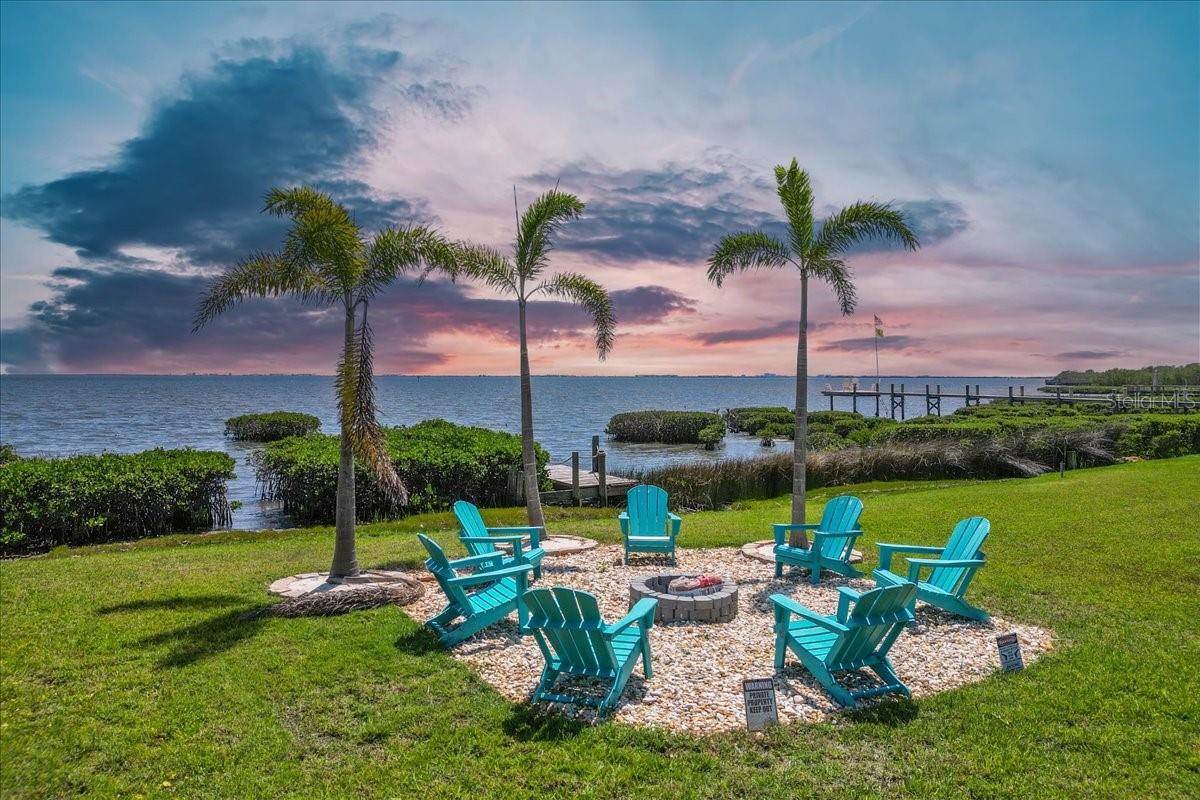 827 N BAYSHORE DRIVE