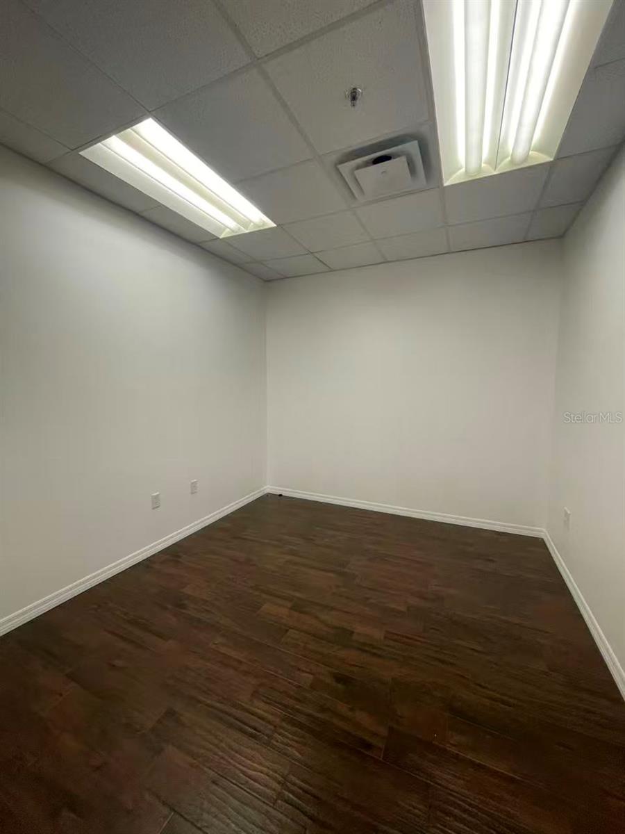 DREWTINA COMMERCE CENTER - Commercial Sale