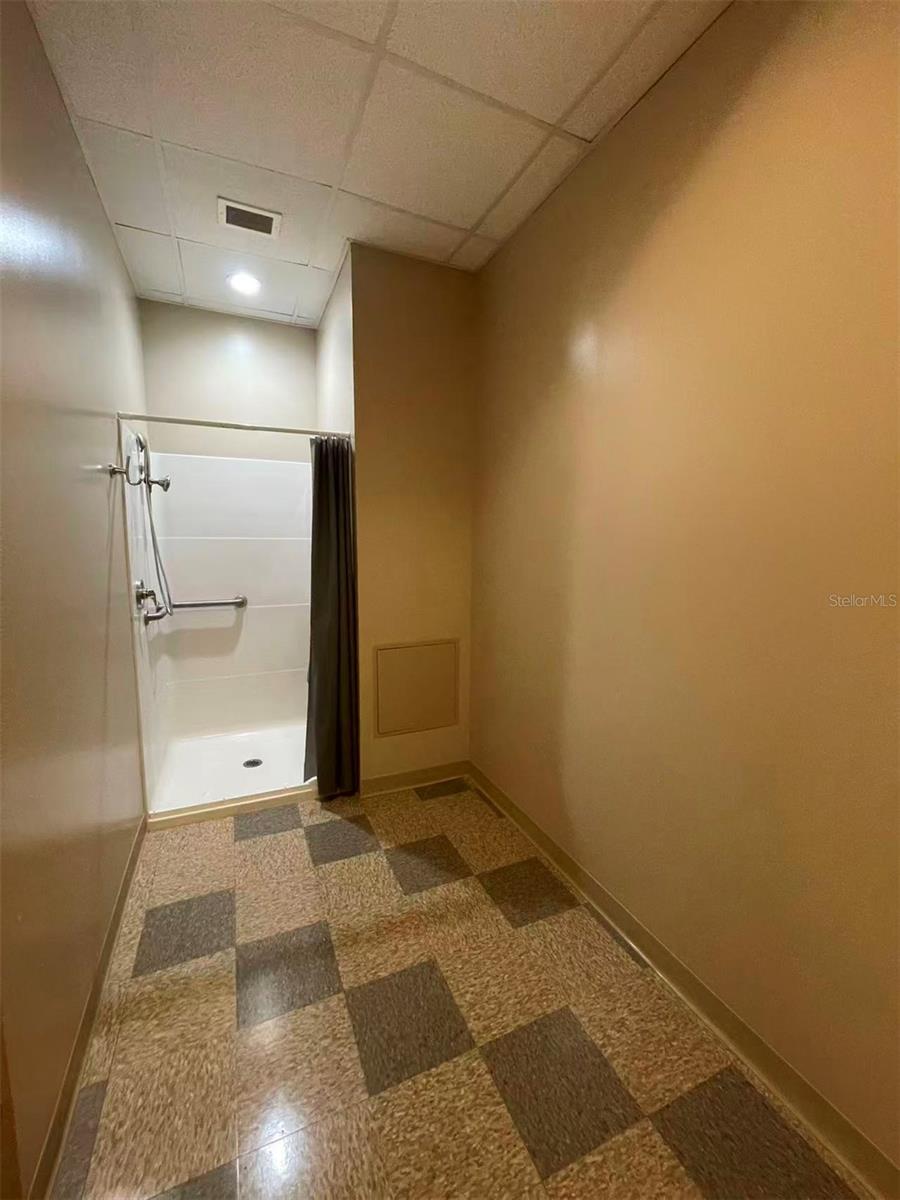 DREWTINA COMMERCE CENTER - Commercial Sale