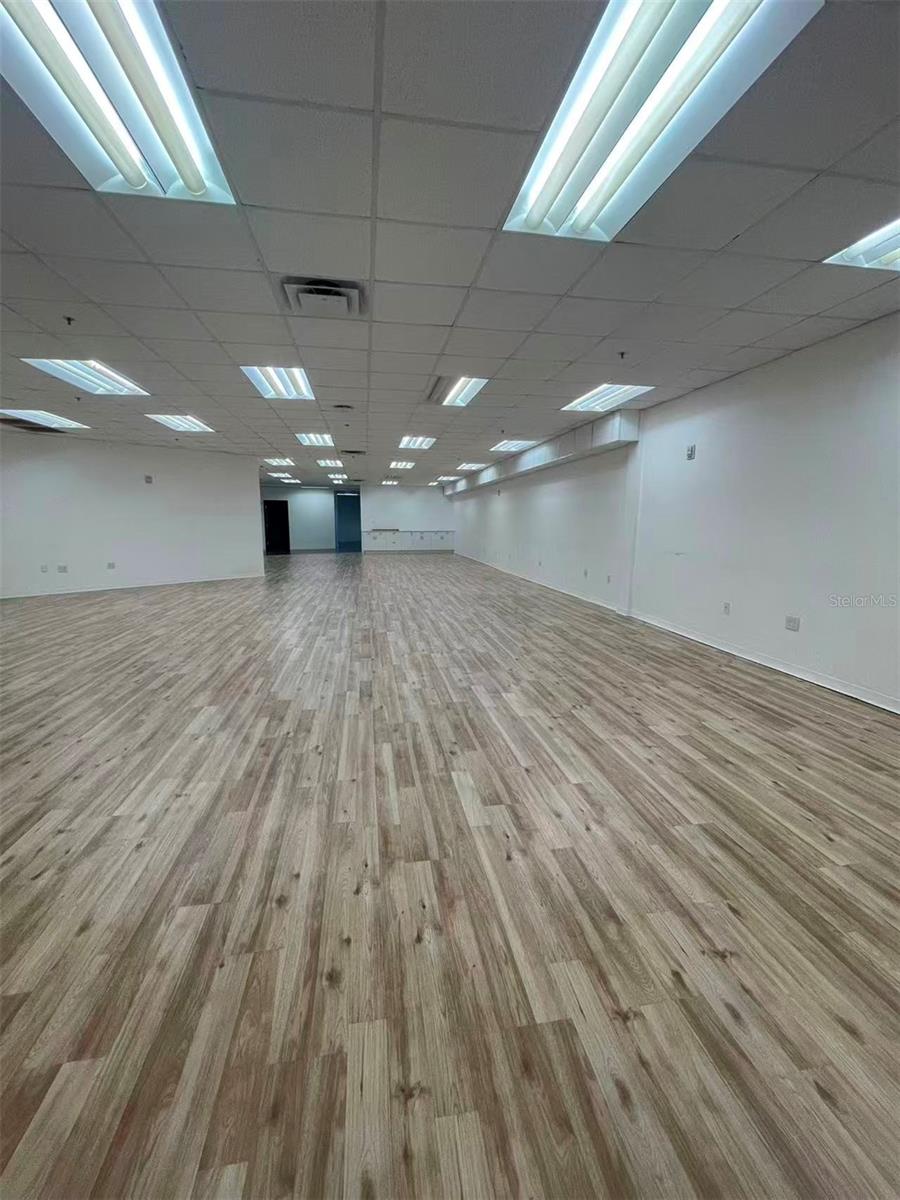 DREWTINA COMMERCE CENTER - Commercial Sale