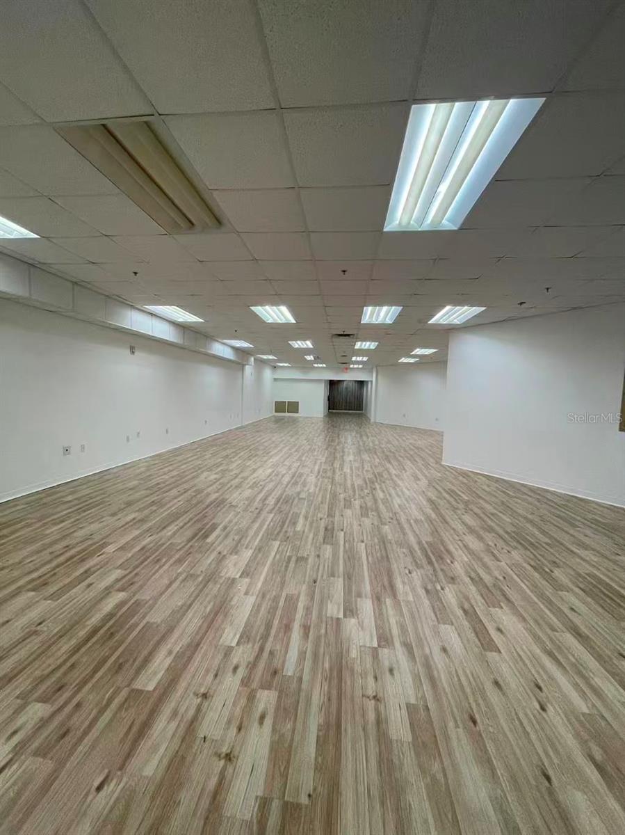 DREWTINA COMMERCE CENTER - Commercial Sale