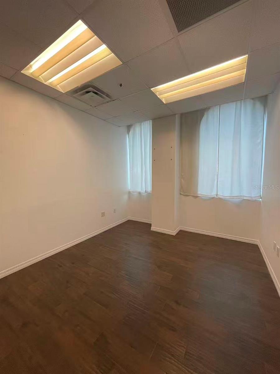 DREWTINA COMMERCE CENTER - Commercial Sale