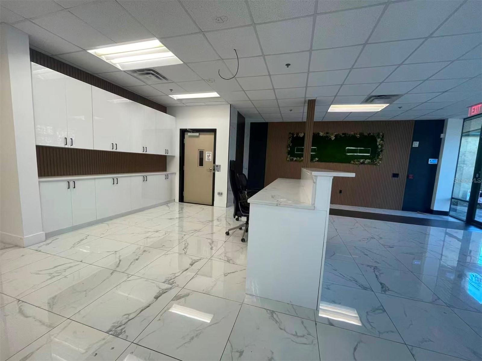 DREWTINA COMMERCE CENTER - Commercial Sale