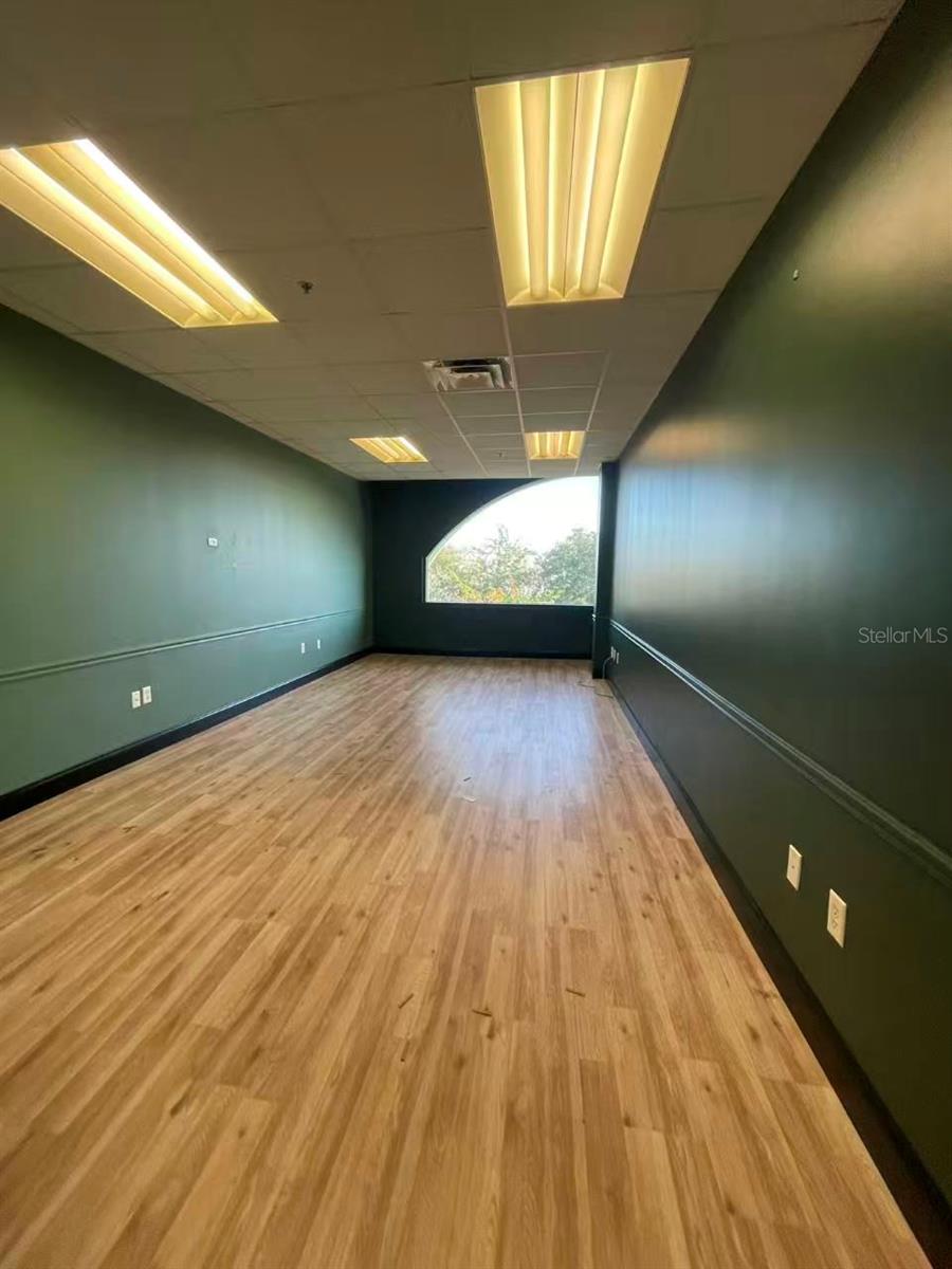 DREWTINA COMMERCE CENTER - Commercial Sale