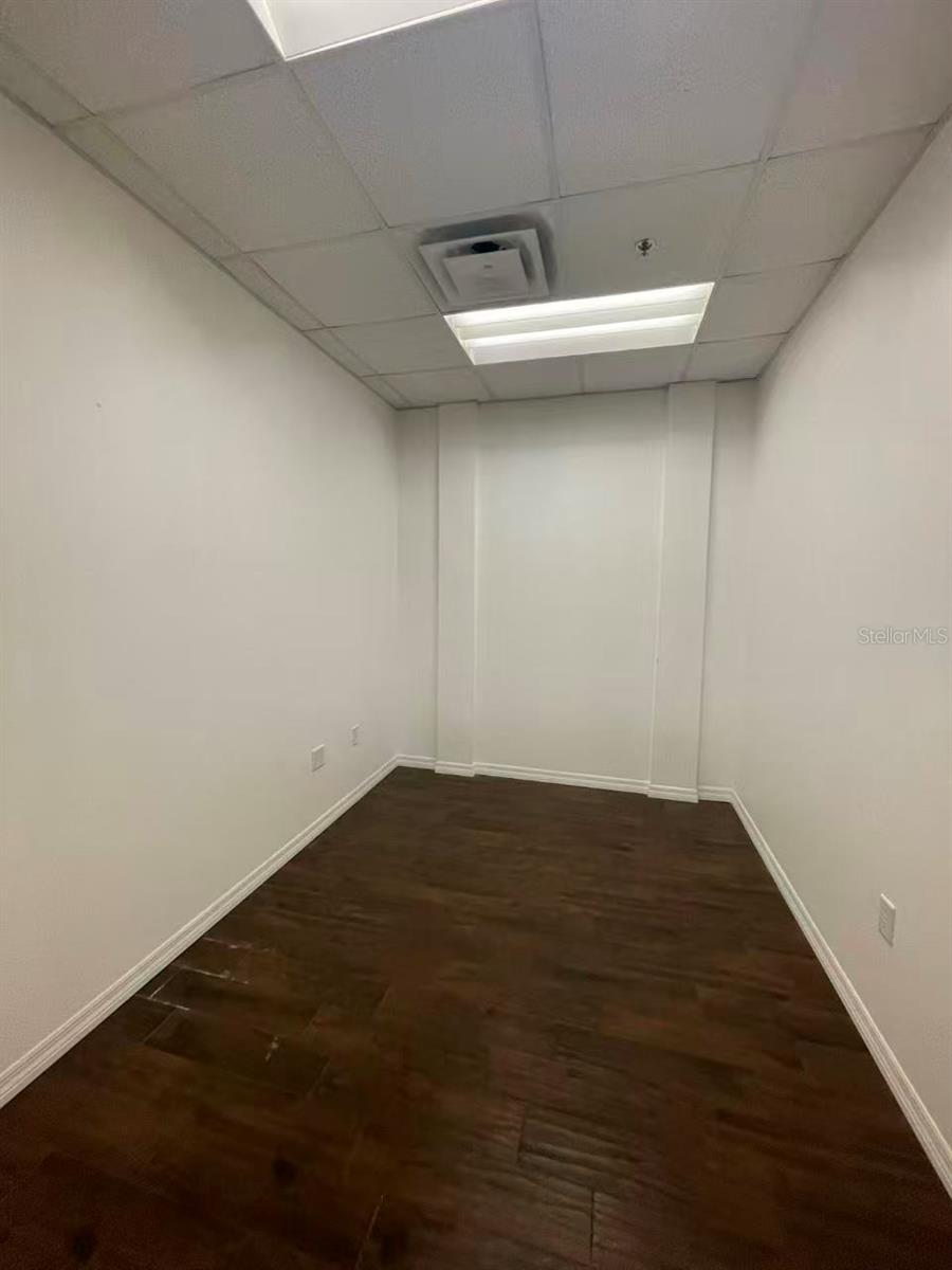 DREWTINA COMMERCE CENTER - Commercial Sale