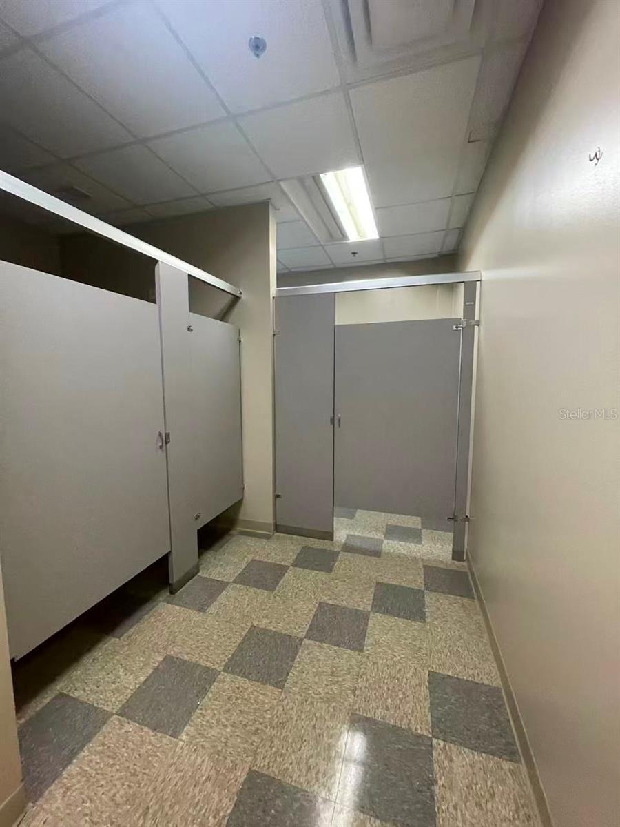 DREWTINA COMMERCE CENTER - Commercial Sale