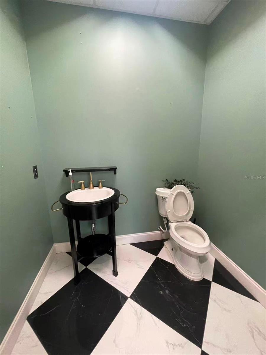 DREWTINA COMMERCE CENTER - Commercial Sale