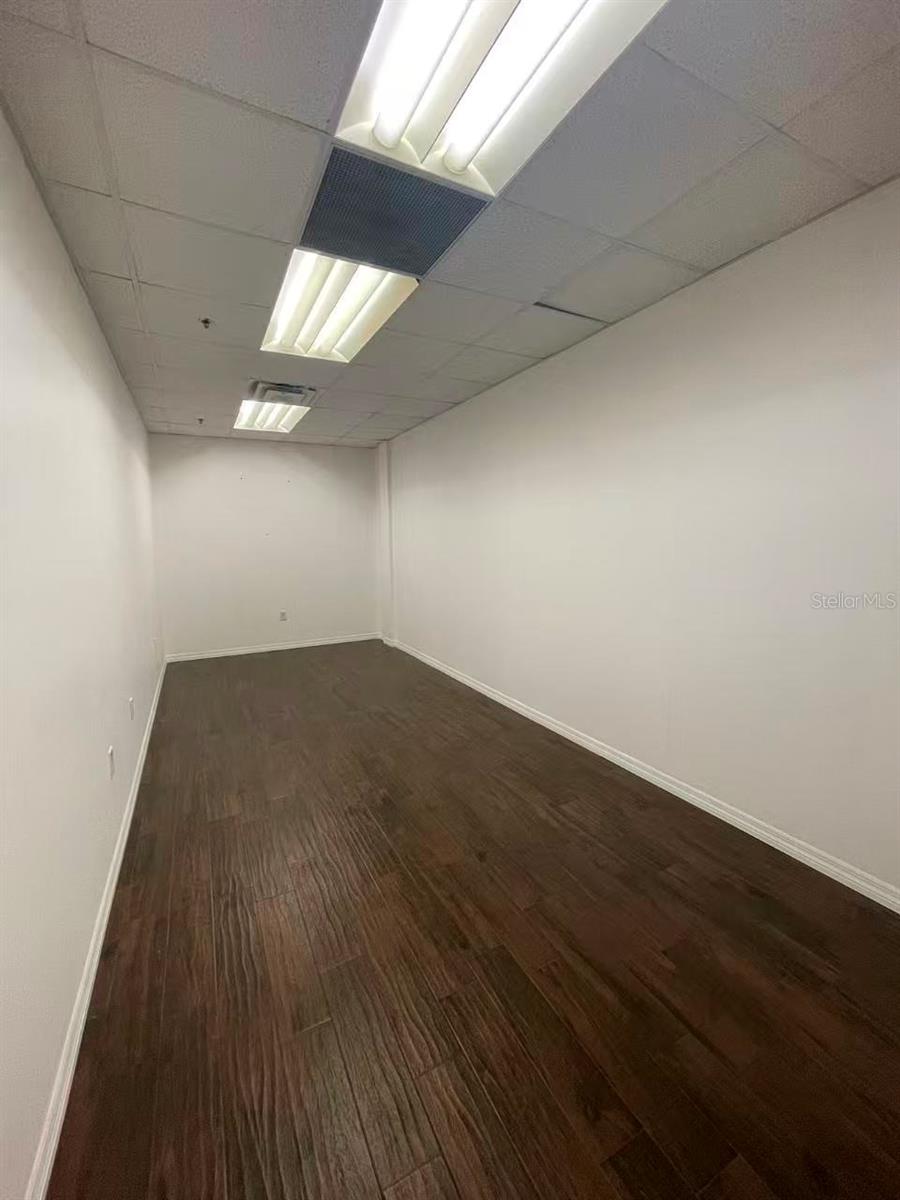 DREWTINA COMMERCE CENTER - Commercial Sale