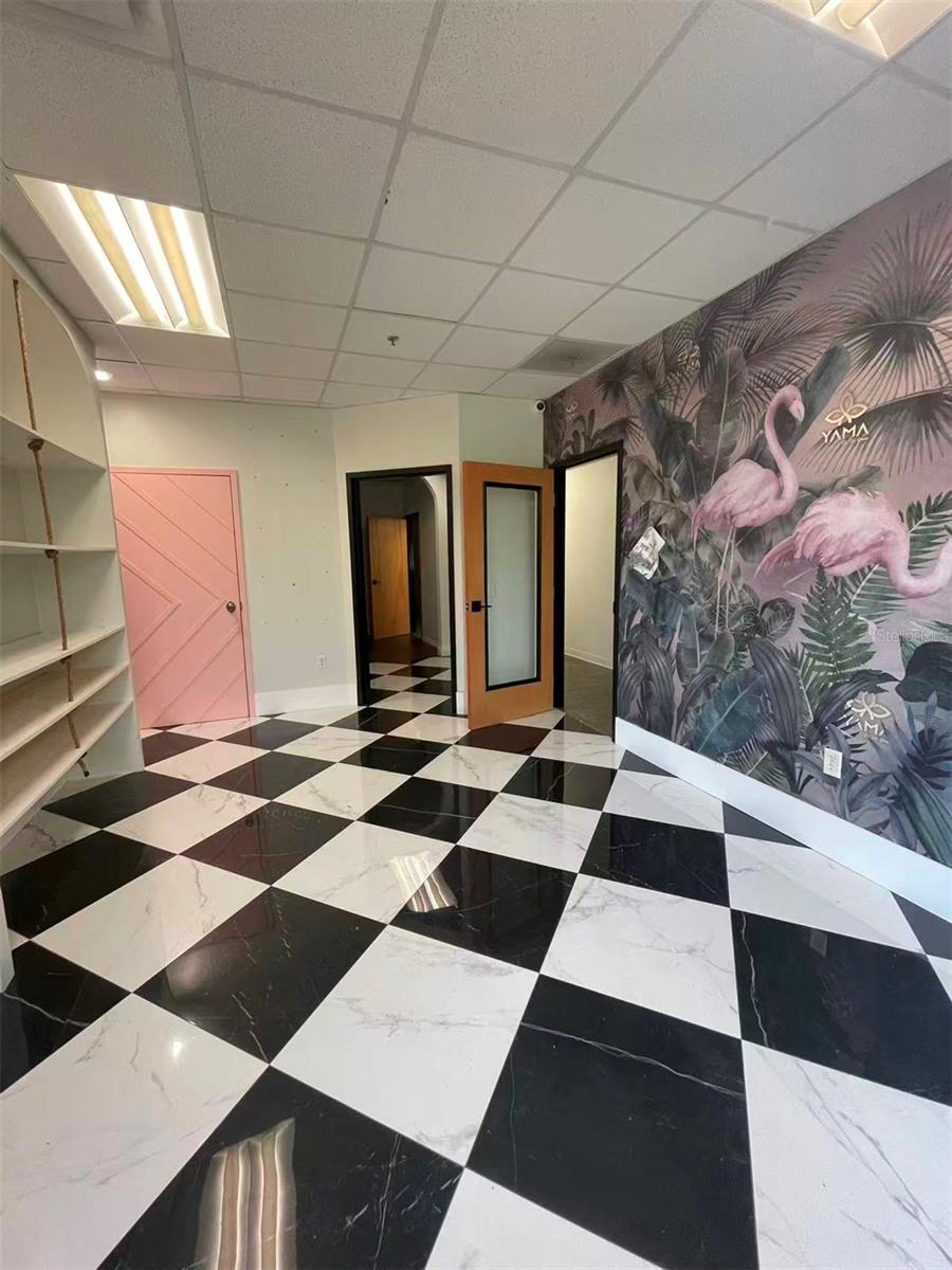 DREWTINA COMMERCE CENTER - Commercial Sale