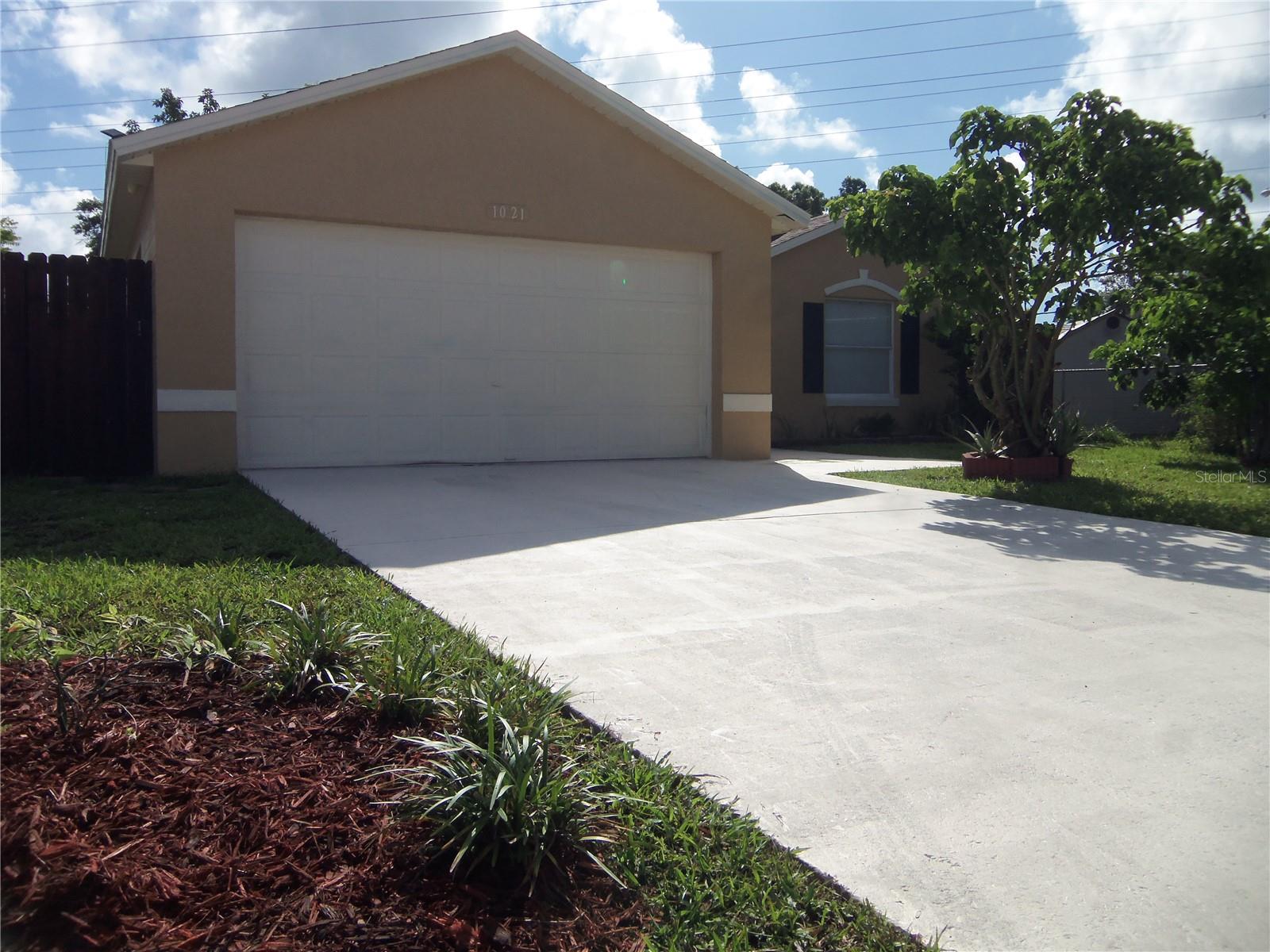 1021 GOLFSIDE COURT