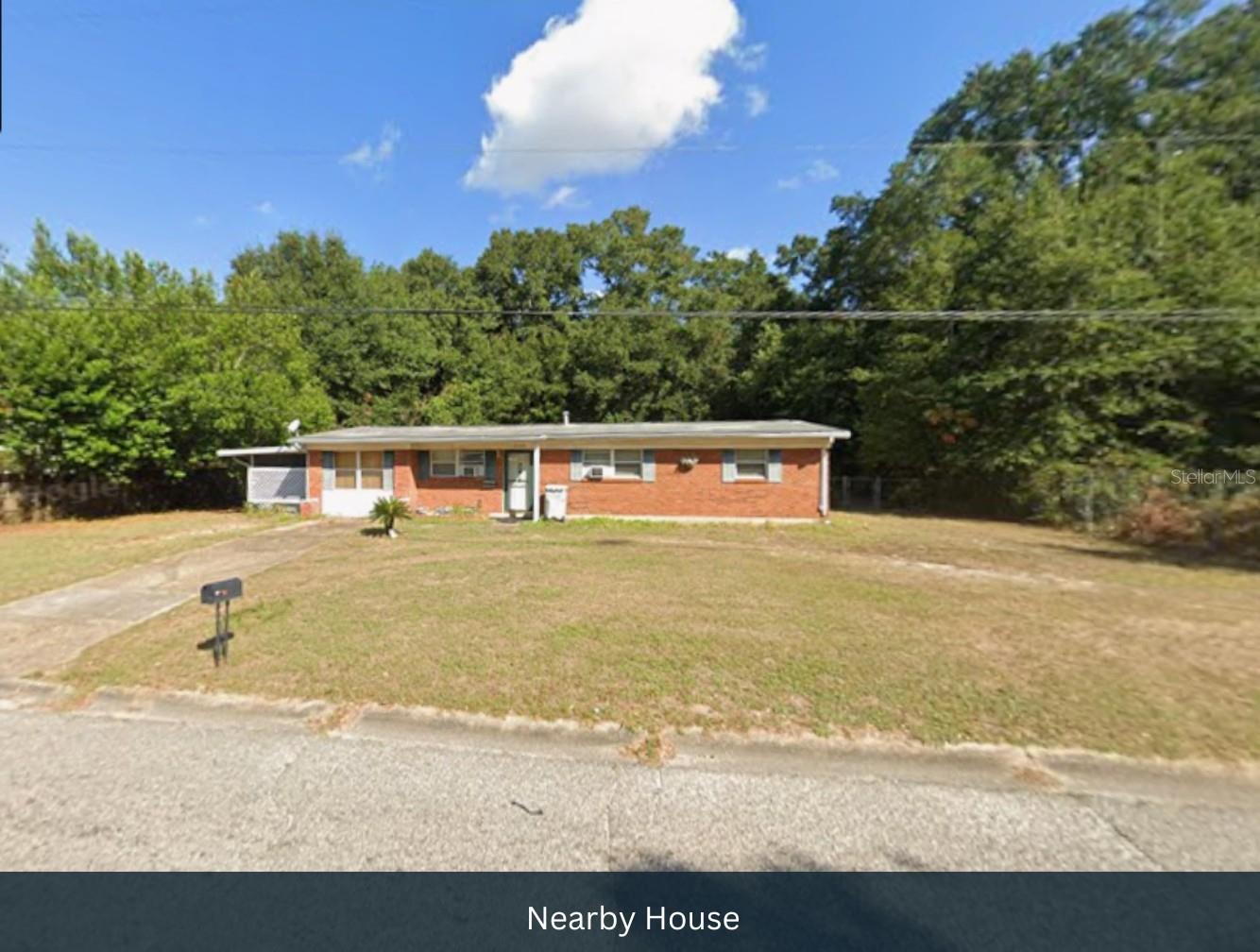 Main image without alt text