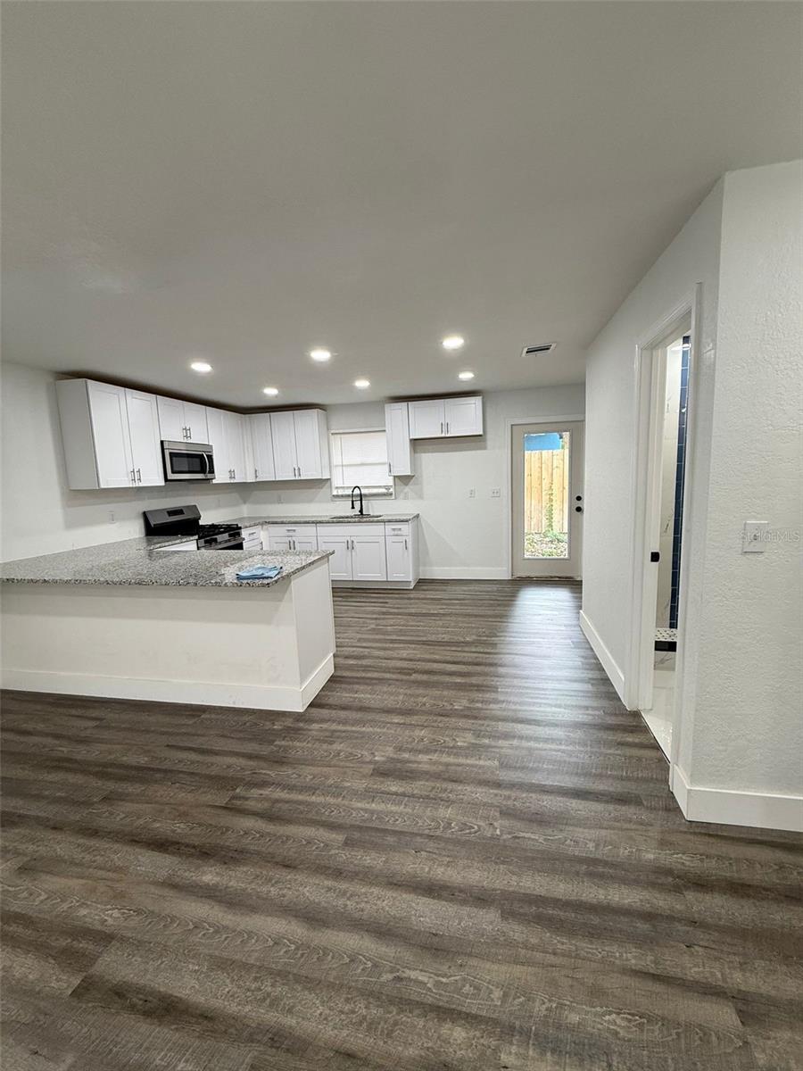 112 N BETTY LANE