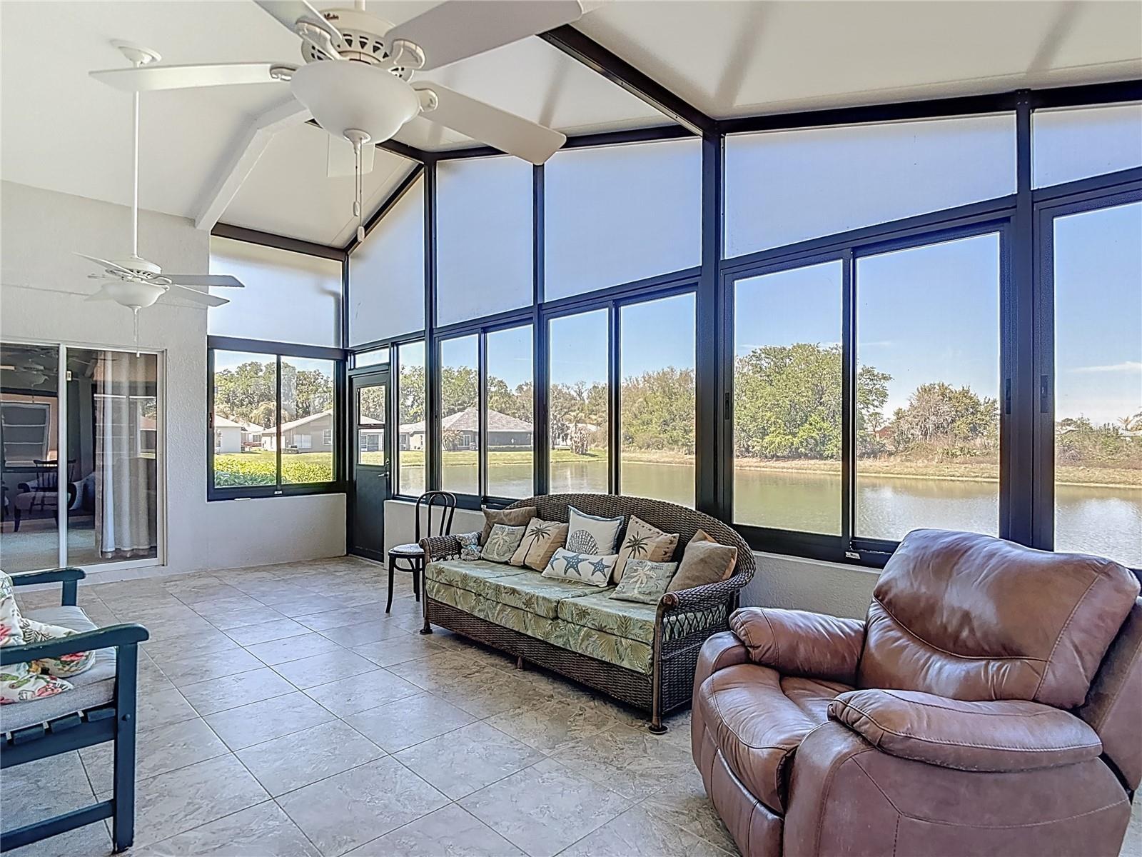 TAMPA BAY GOLF&TENNIS CLB PH V - Residential