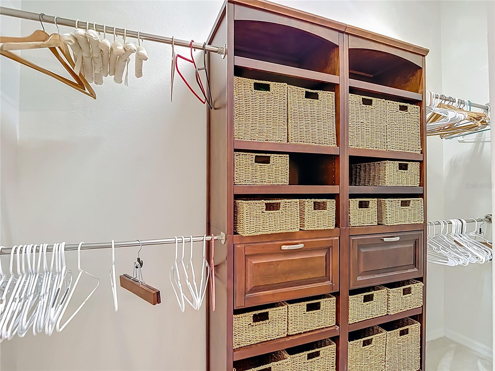 TAMPA BAY GOLF&TENNIS CLB PH V - Residential