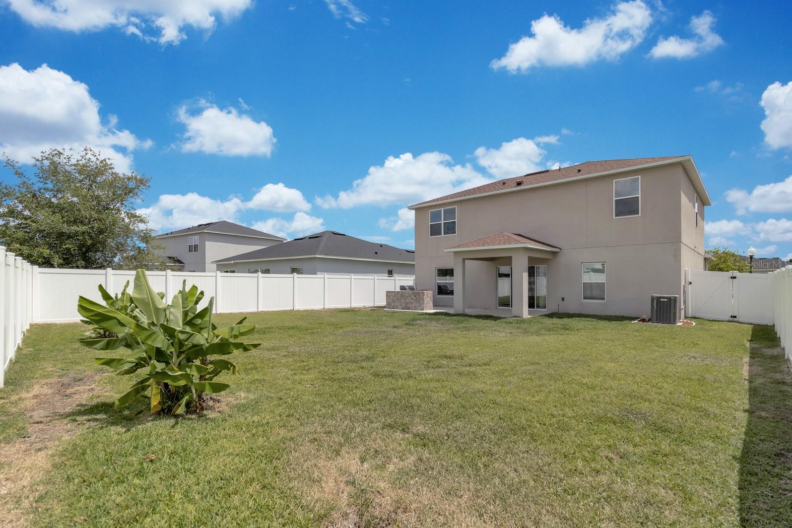SAWGRASS BAY - Residential