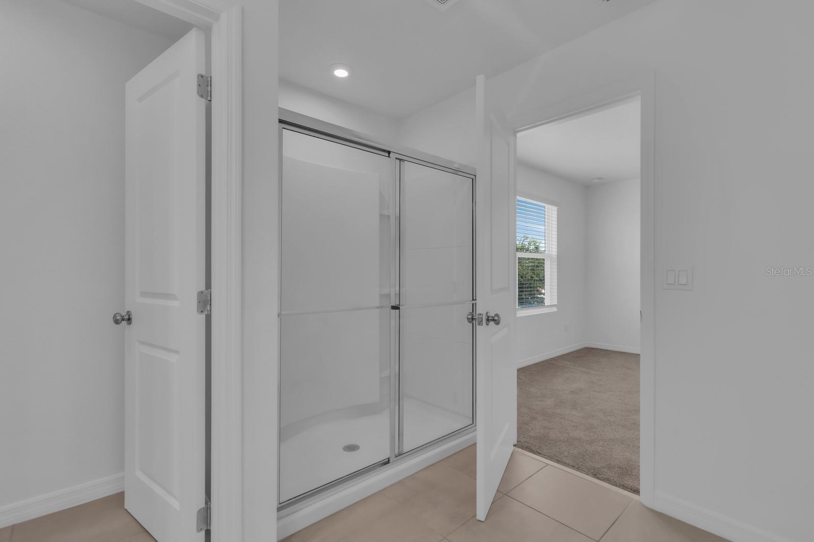 SAWGRASS BAY - Residential