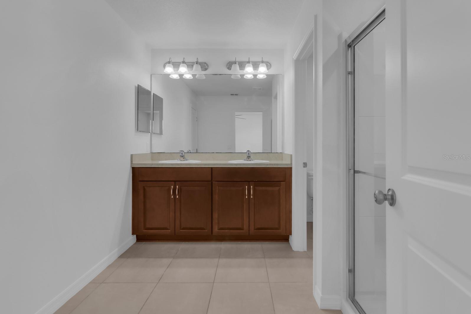 SAWGRASS BAY - Residential