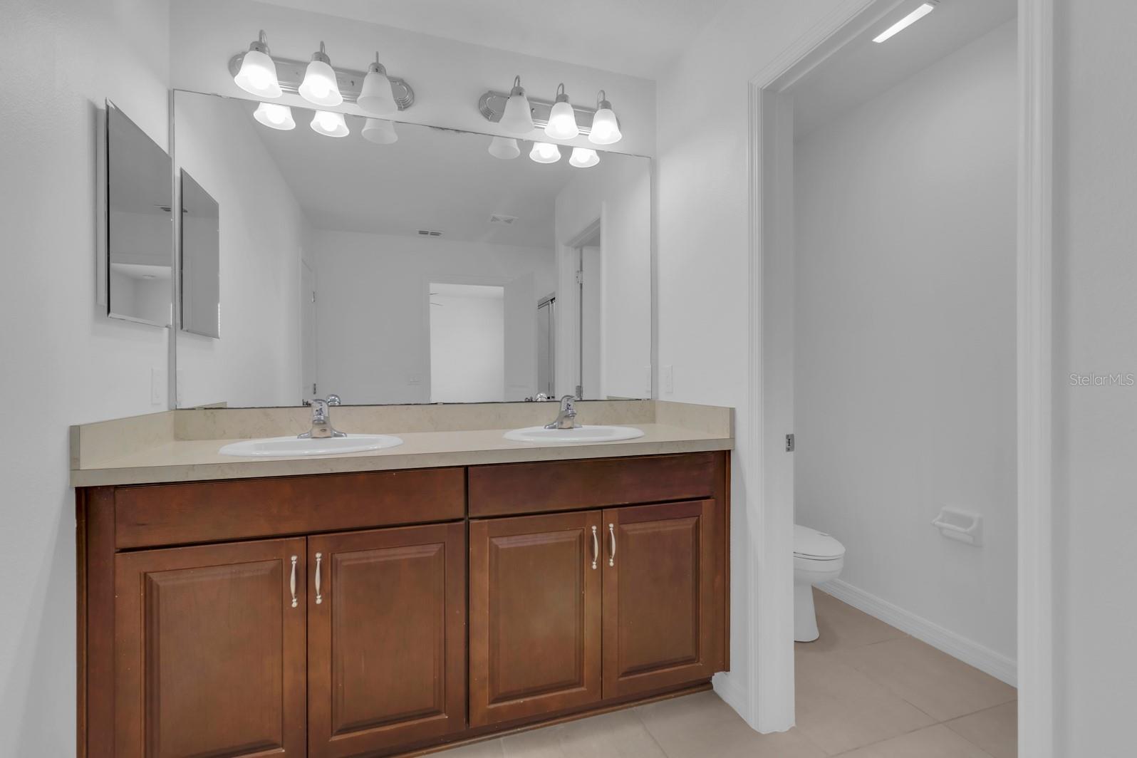 SAWGRASS BAY - Residential