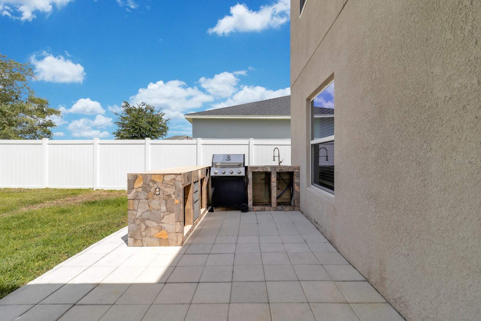 SAWGRASS BAY - Residential