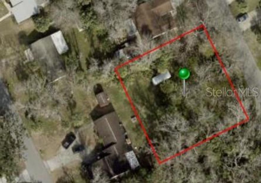 Single Family lot.  Close to everything. 2 miles to Museum of Arts and Science and Daytona Airport. 6 miles to the ocean/beach and Sunglow pier. 1/3 Acre dimensions are: 125x116