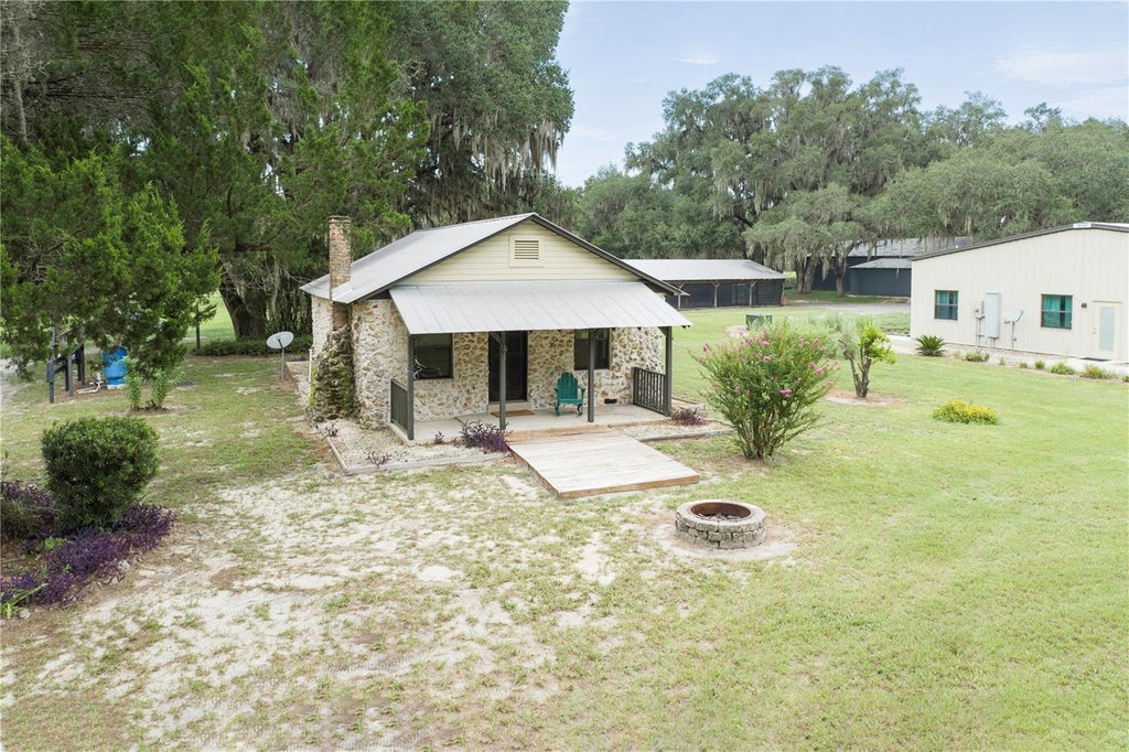 Photo of 6750 N San Juan Terrace, Crystal River, FL 34428 (MLS # V4950972)