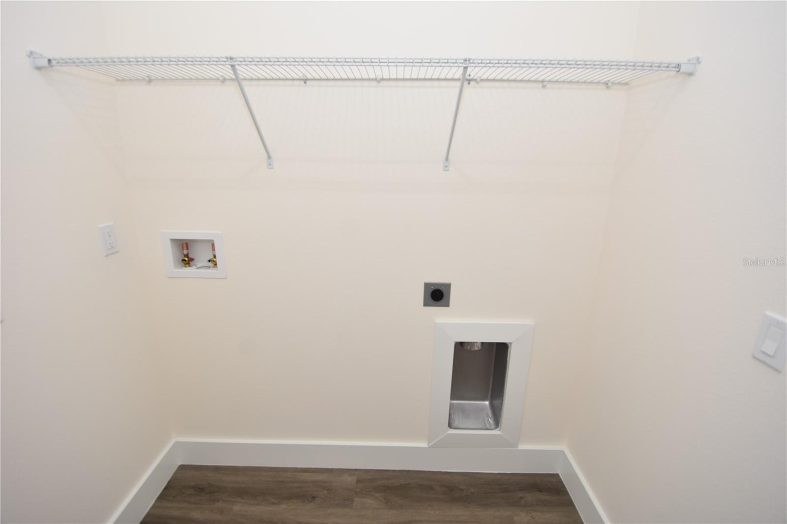 PINE LAKES - Residential Lease