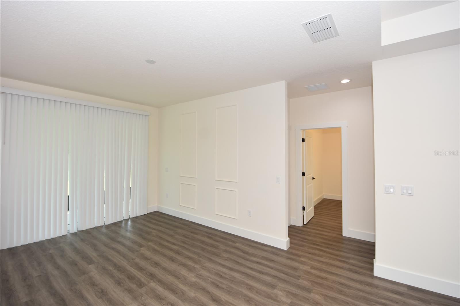 PINE LAKES - Residential Lease