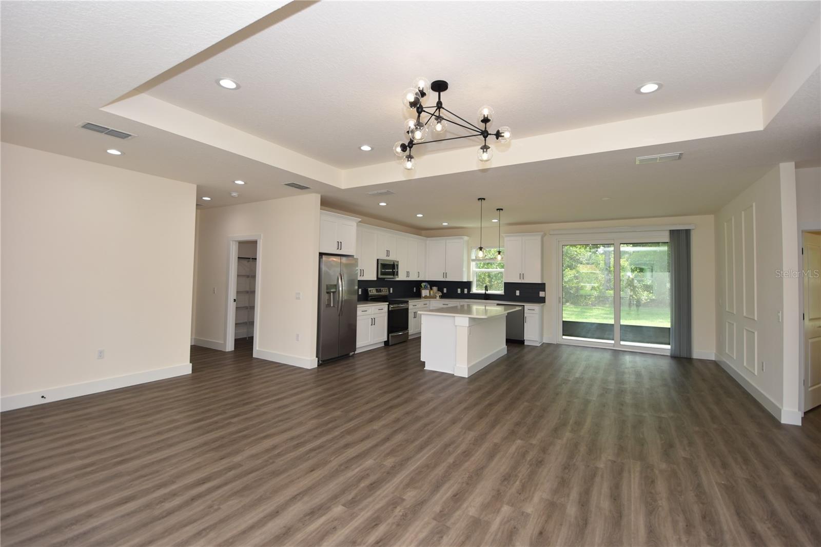 PINE LAKES - Residential Lease