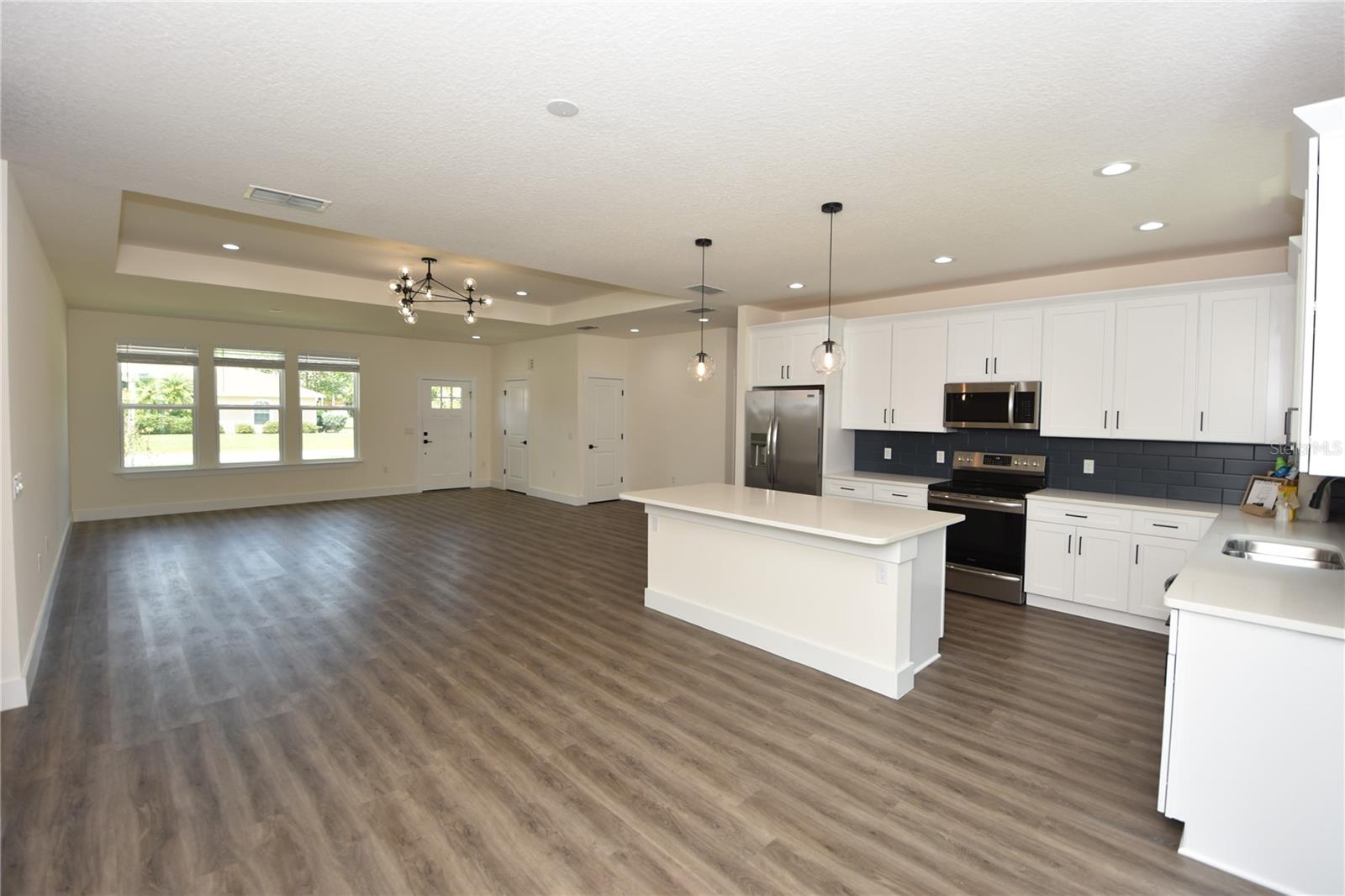 PINE LAKES - Residential Lease