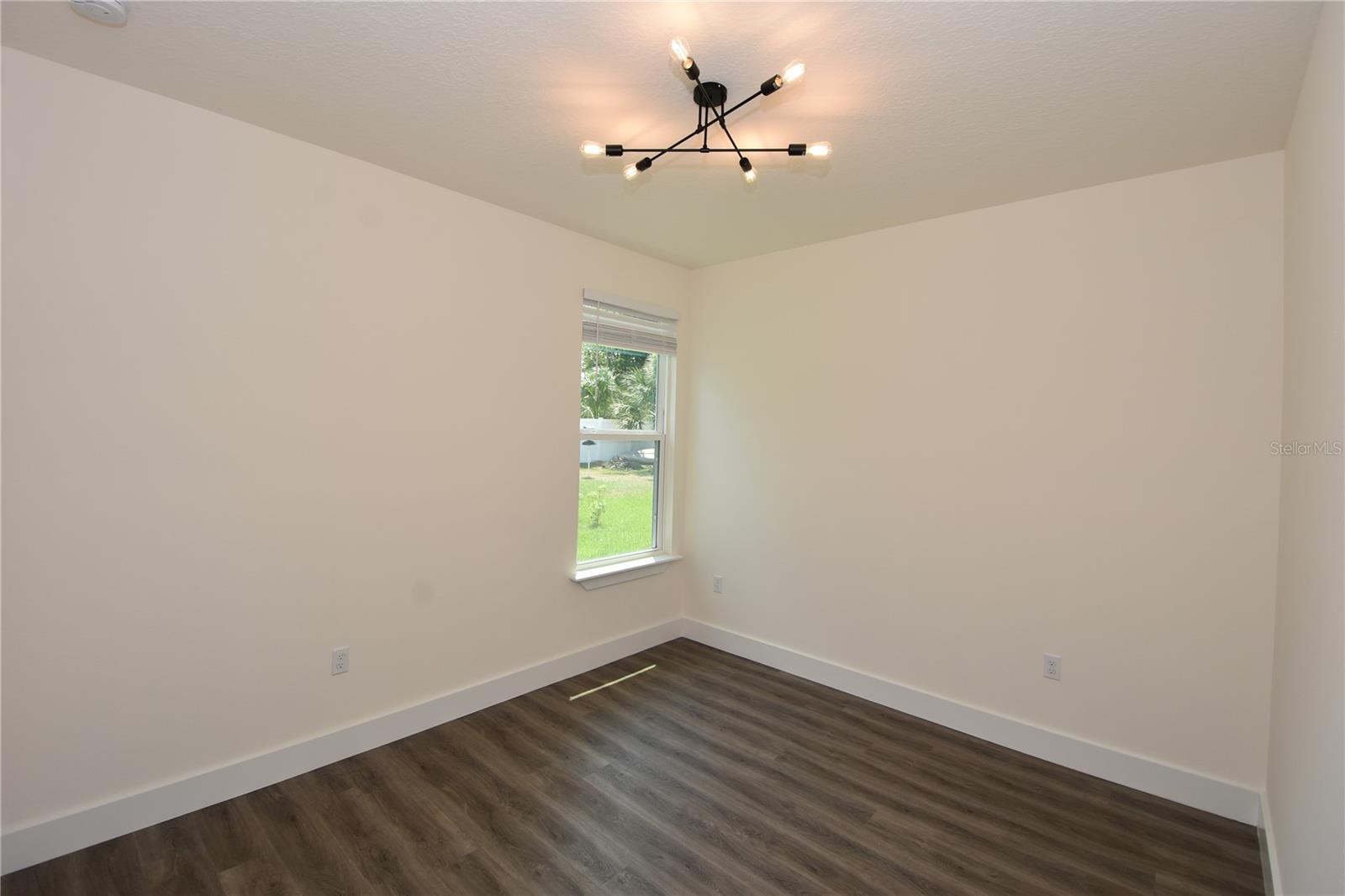 PINE LAKES - Residential Lease