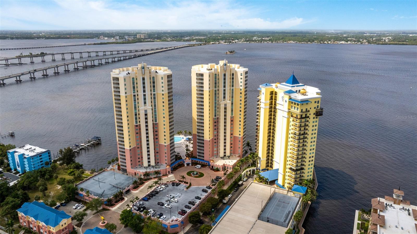 ST TROPEZ - Residential