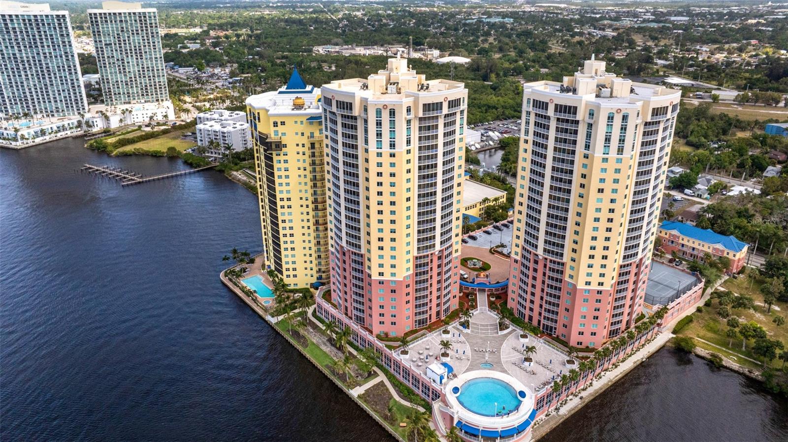 ST TROPEZ - Residential