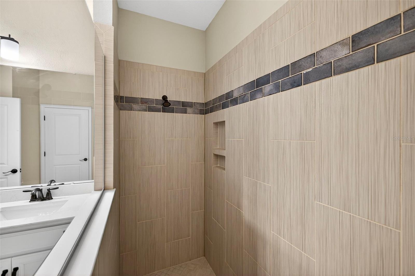 FLORABLU ESTATES - Residential