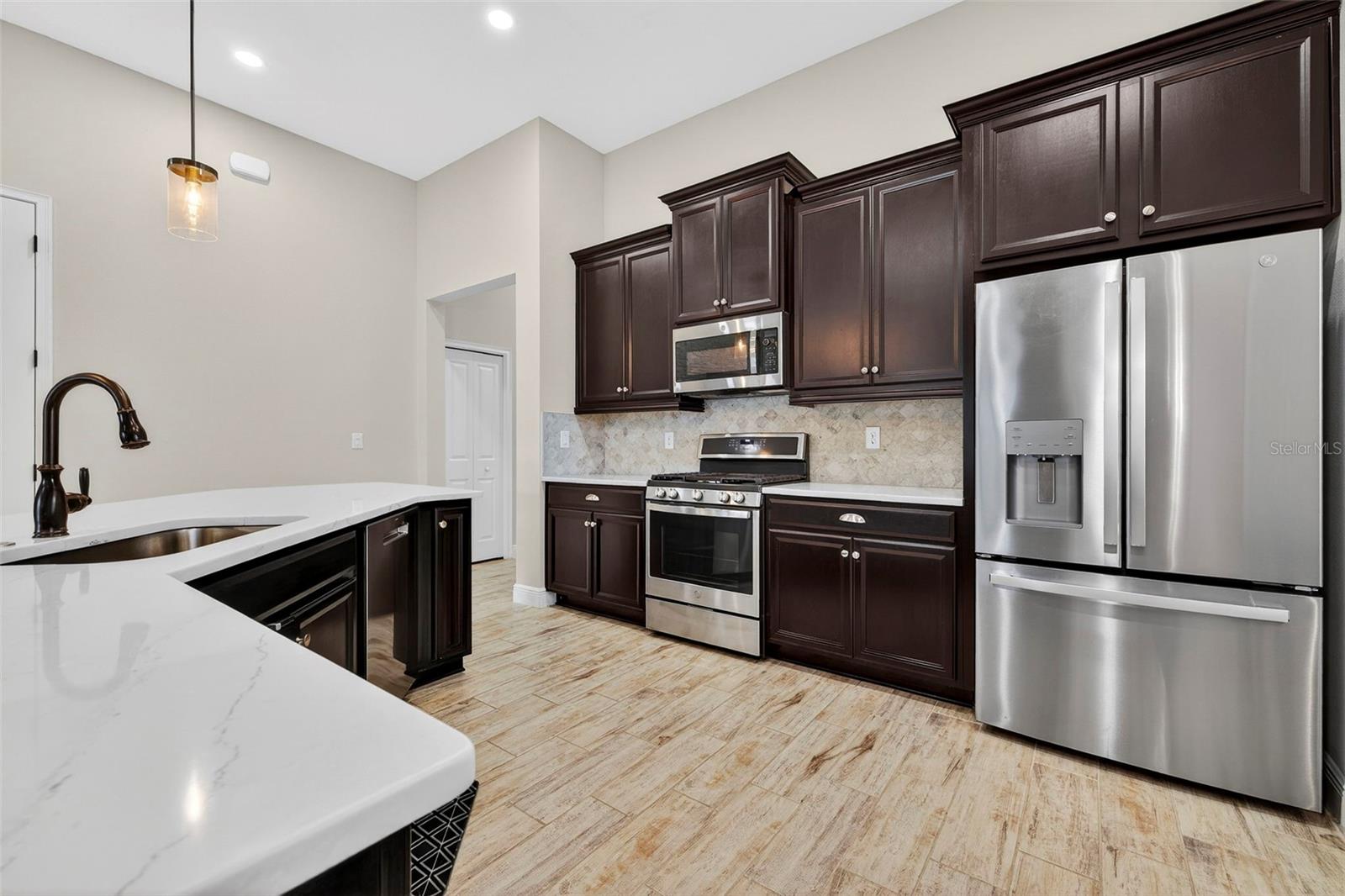 FLORABLU ESTATES - Residential