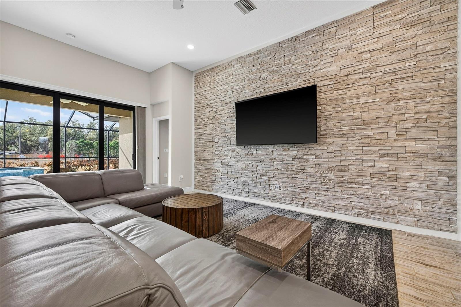 FLORABLU ESTATES - Residential