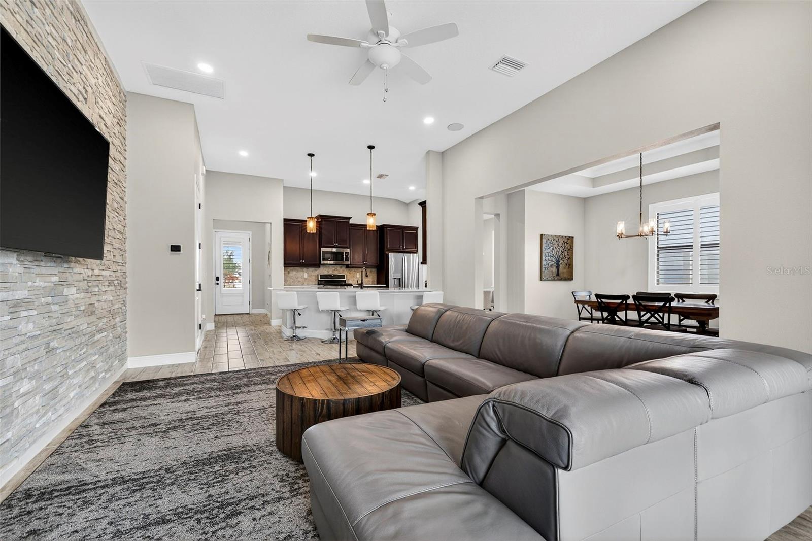 FLORABLU ESTATES - Residential