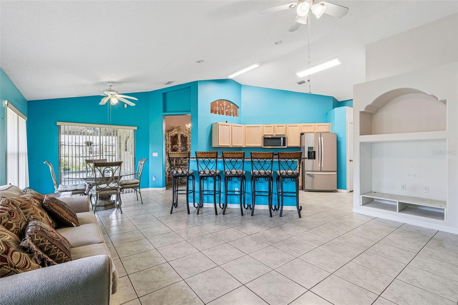 2270 CARSON LANE