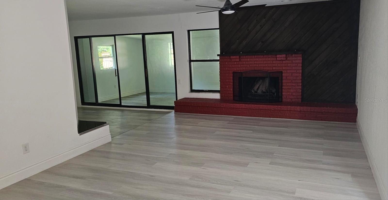 2525 POINSETTA AVENUE