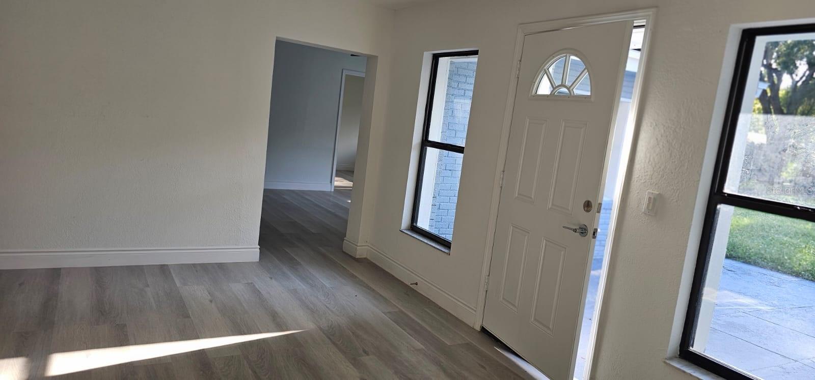 2525 POINSETTA AVENUE