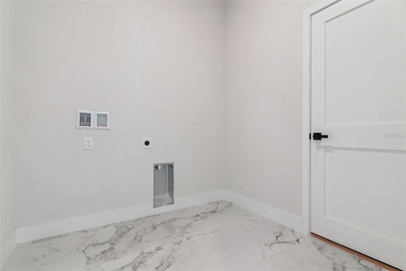 DIAMOND RDG UN #2 - Residential