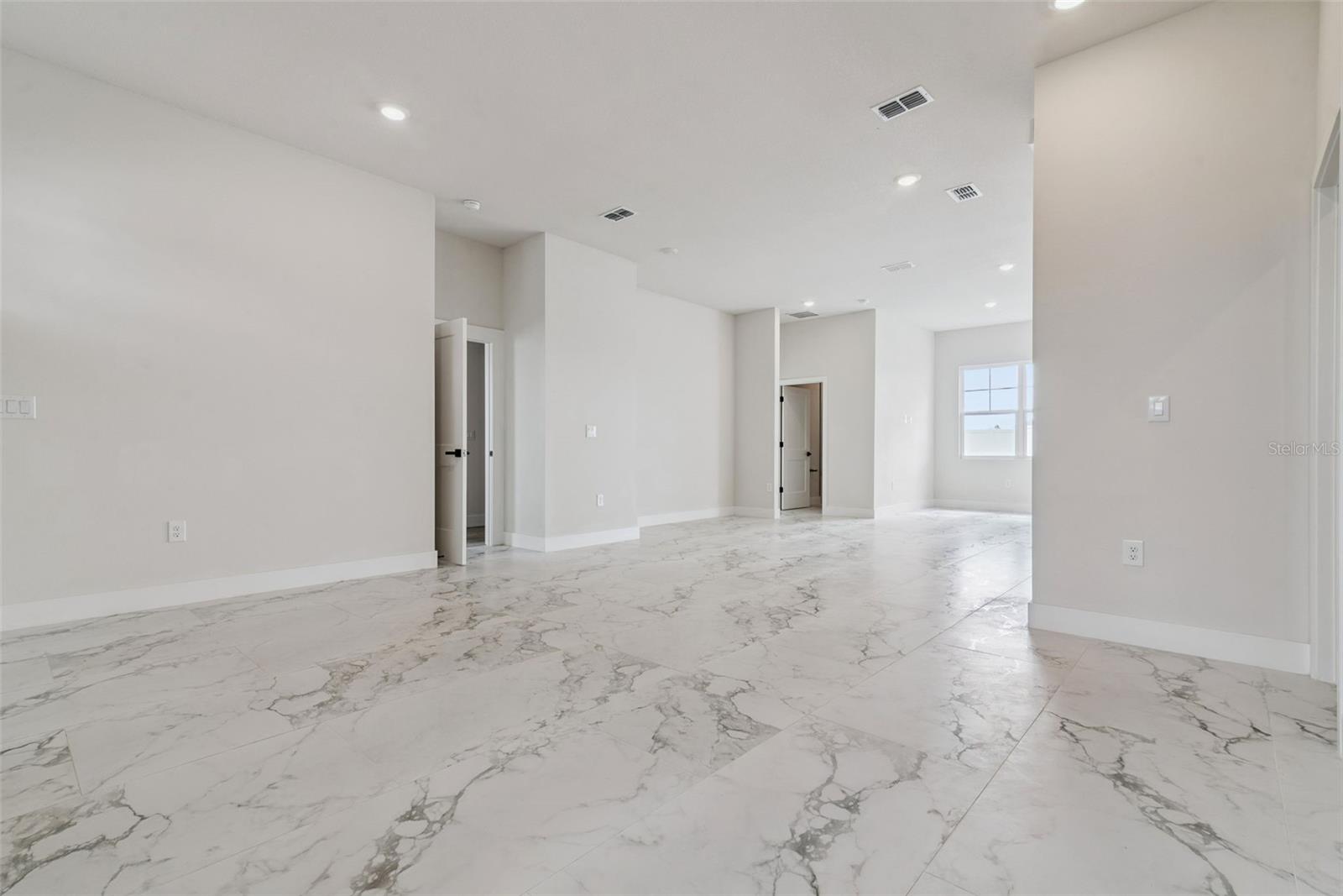 DIAMOND RDG UN #2 - Residential