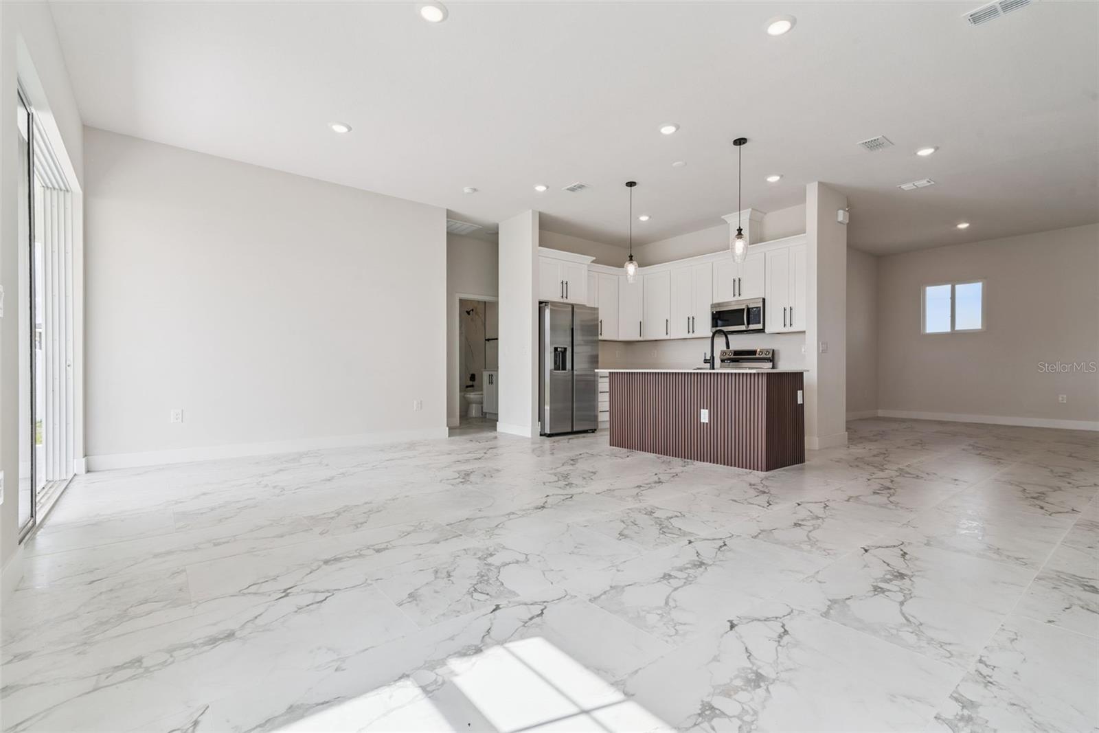 DIAMOND RDG UN #2 - Residential