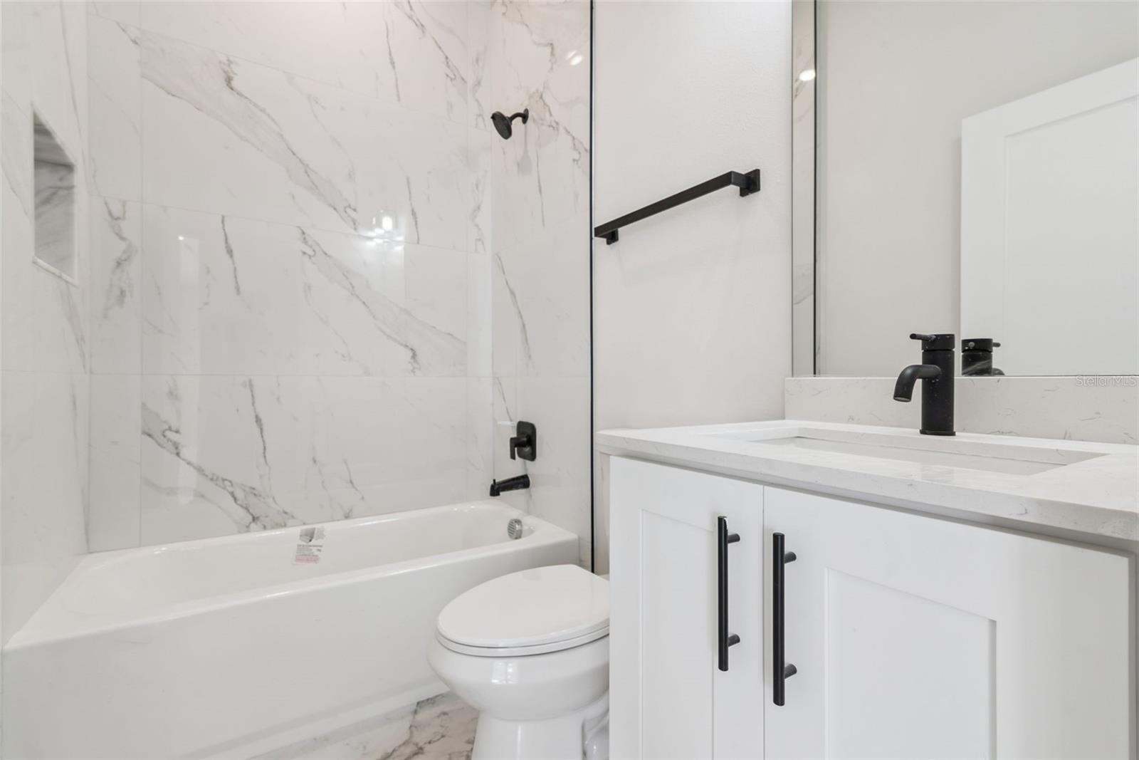 DIAMOND RDG UN #2 - Residential
