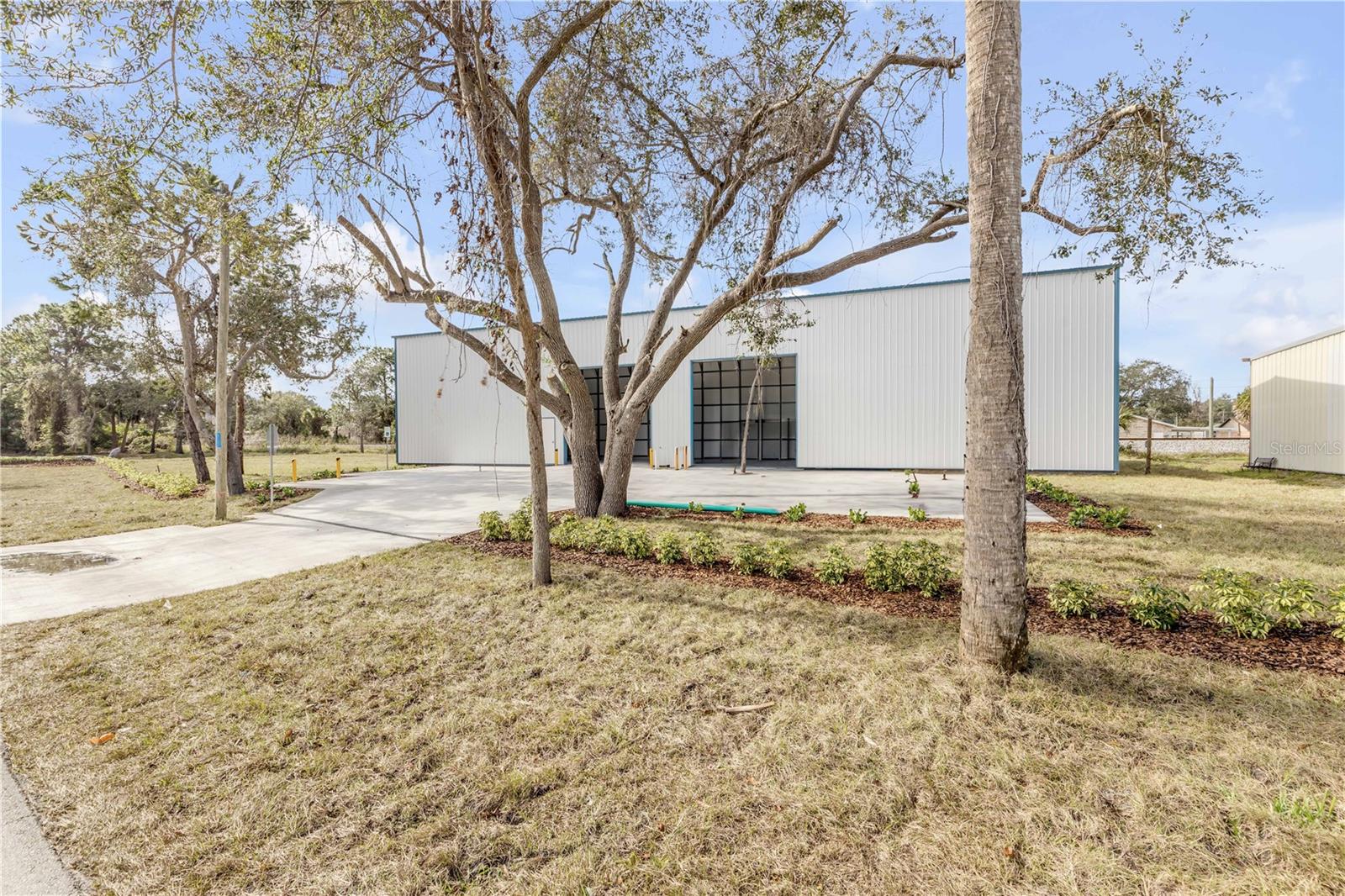 FLORIDA SHORES - Commercial Sale